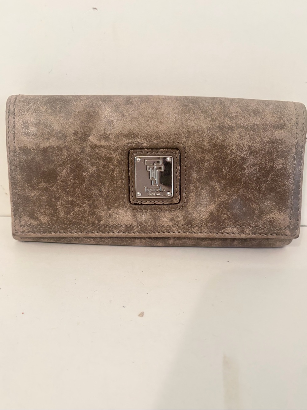 Tignanello Distressed Tan Taupe Leather  Expandable ID Card Holder Bifold Wallet